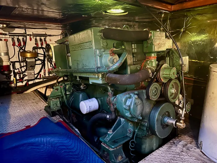 Tanglefoot Yacht Photos Pics 