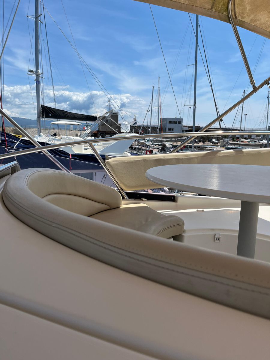 2010 Prestige 46 