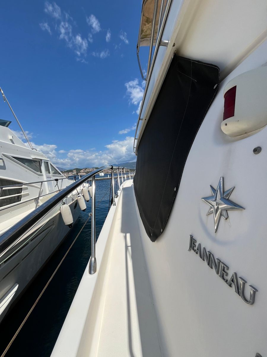 2010 Prestige 46 
