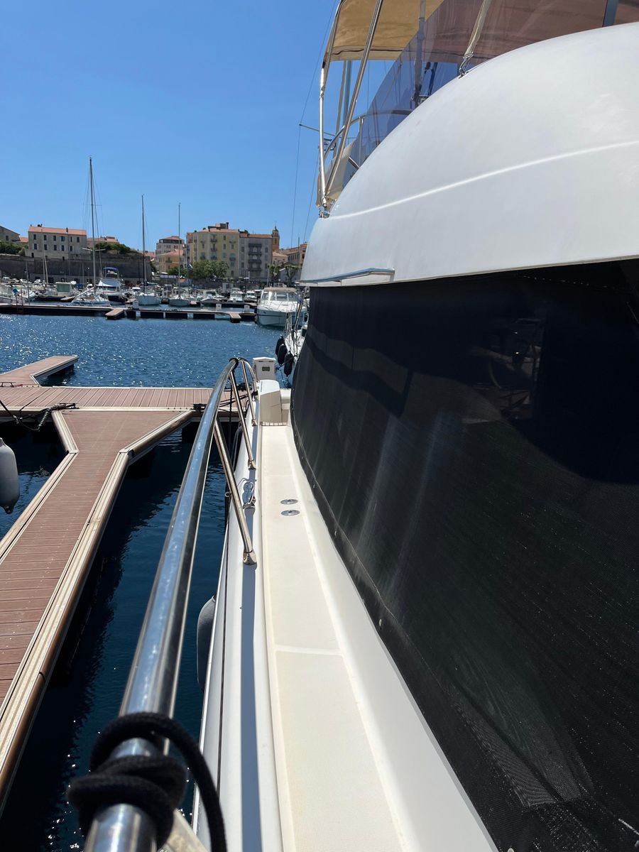 2010 Prestige 46 