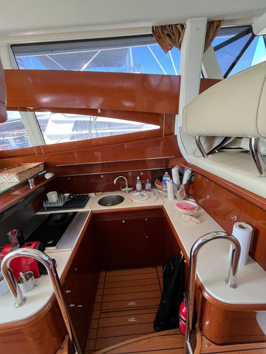 2010 Prestige 46 