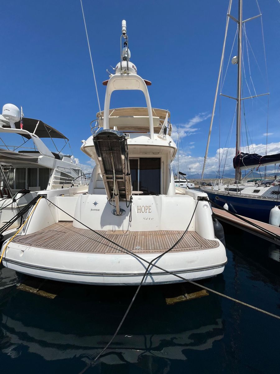 2010 Prestige 46 