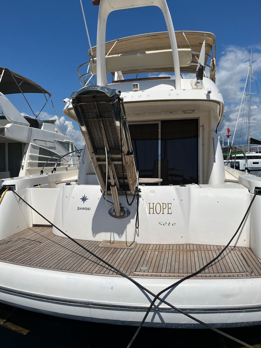 2010 Prestige 46 