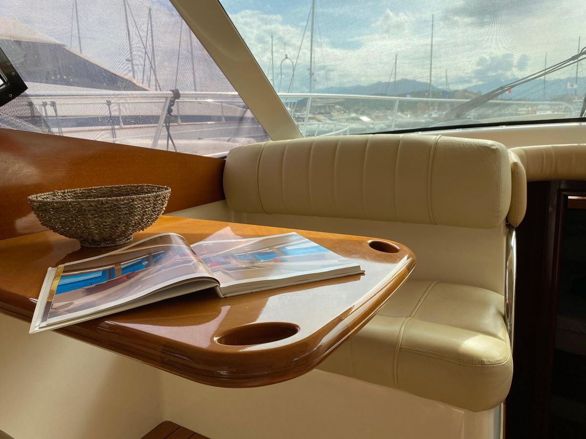 2010 Prestige 46 