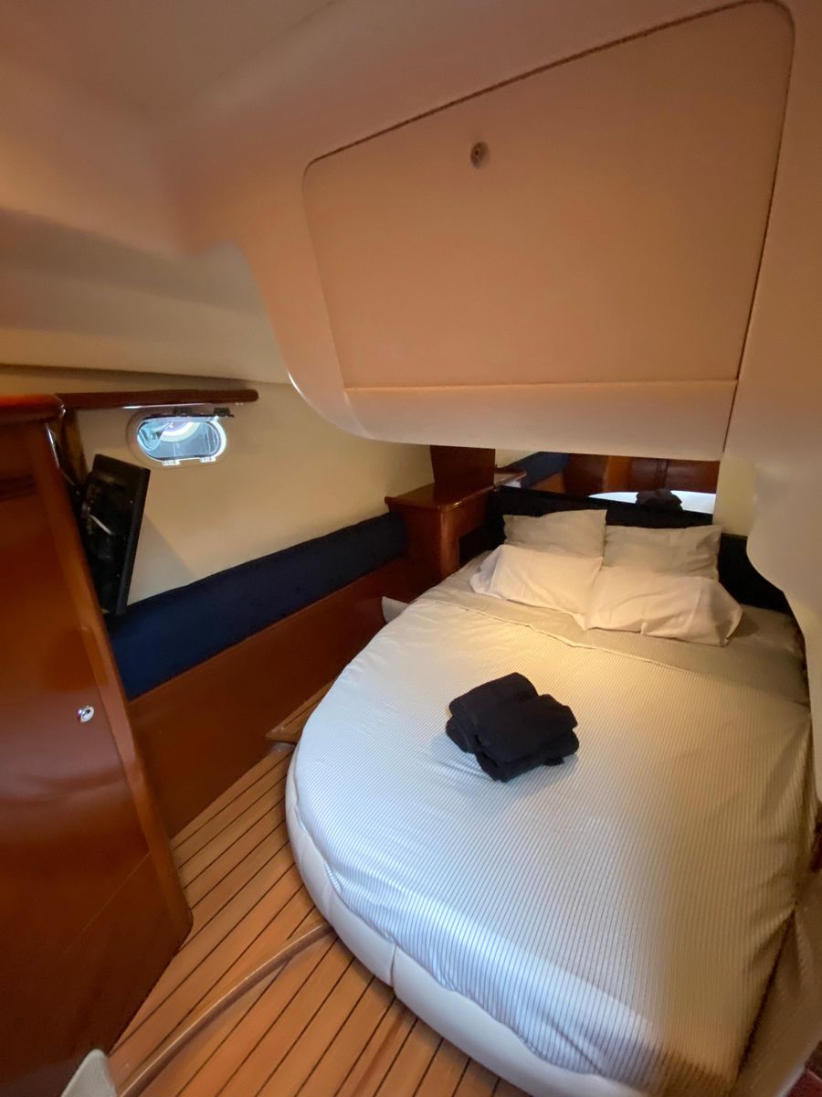 2010 Prestige 46 