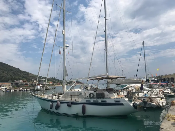 African Queen Yacht Photos Pics 