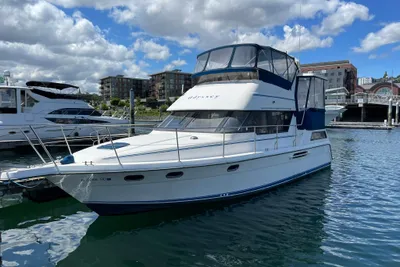 Queenship Motor Yacht