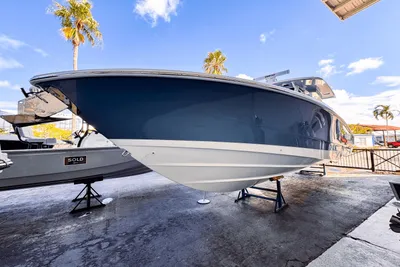 Boston Whaler 360 Outrage