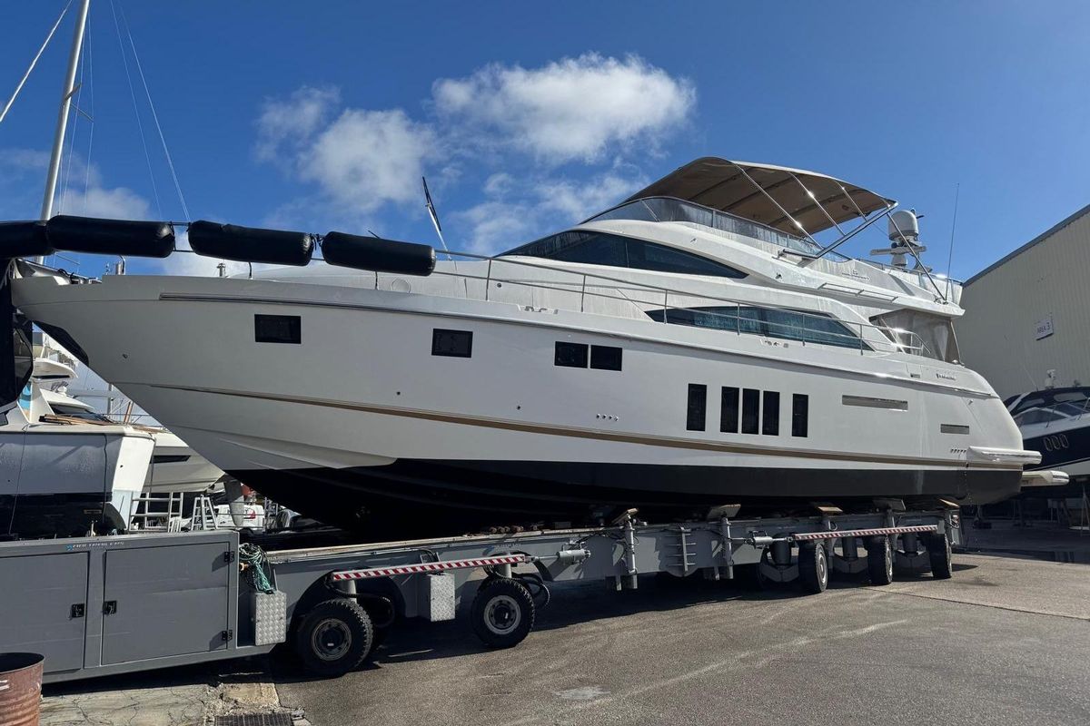 2015 Fairline 66 