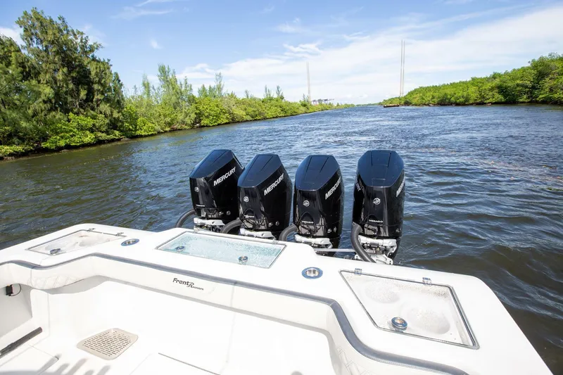 39 Front Runner Yacht Photos Pics 