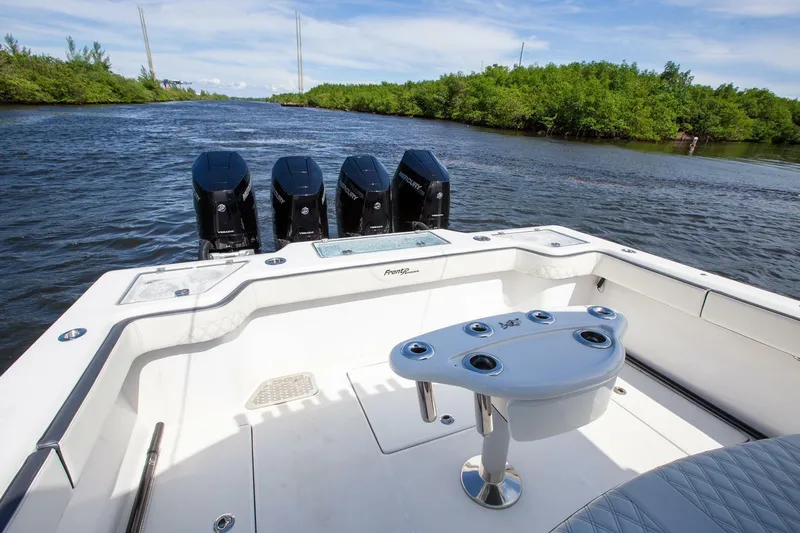 39 Front Runner Yacht Photos Pics 