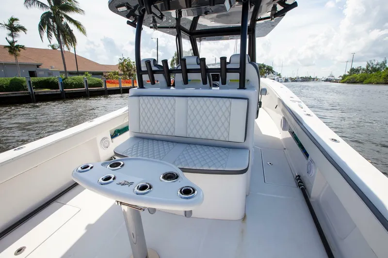 39 Front Runner Yacht Photos Pics 