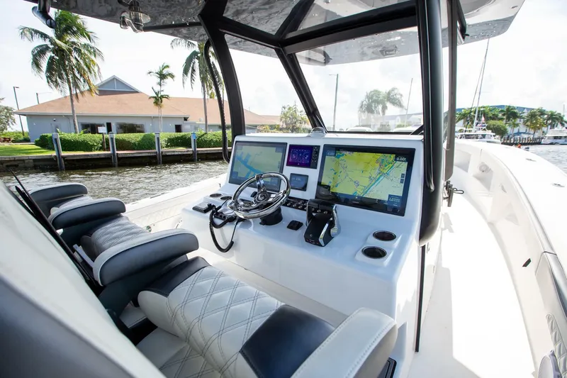 39 Front Runner Yacht Photos Pics 