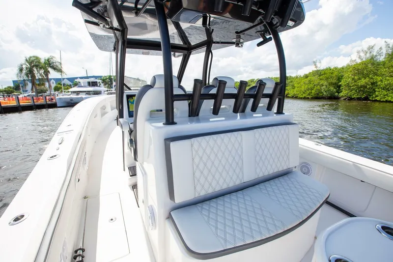 39 Front Runner Yacht Photos Pics 