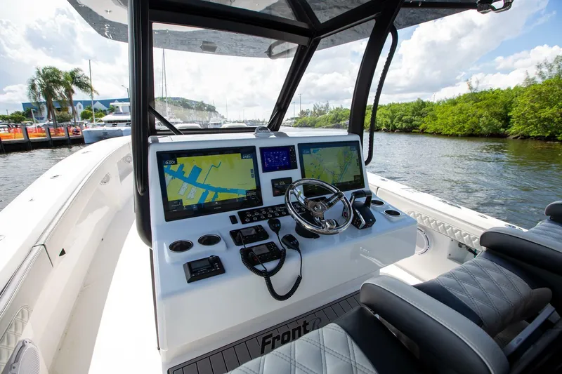 39 Front Runner Yacht Photos Pics 