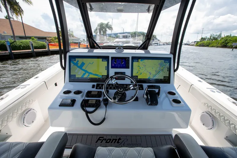 39 Front Runner Yacht Photos Pics 