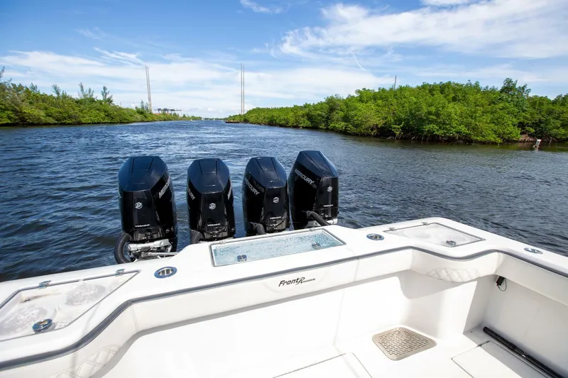 39 Front Runner Yacht Photos Pics 