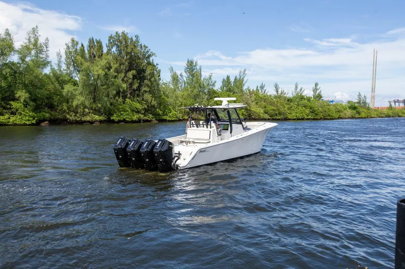 39 Front Runner Yacht Photos Pics 