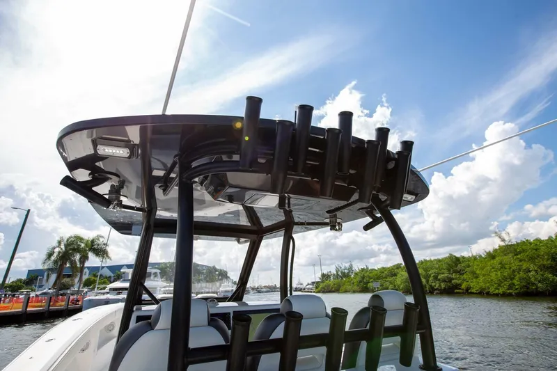 39 Front Runner Yacht Photos Pics 