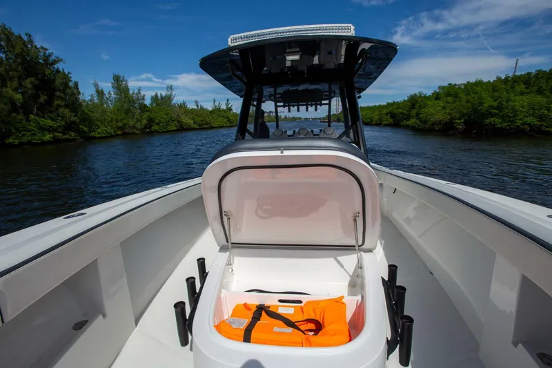 39 Front Runner Yacht Photos Pics 