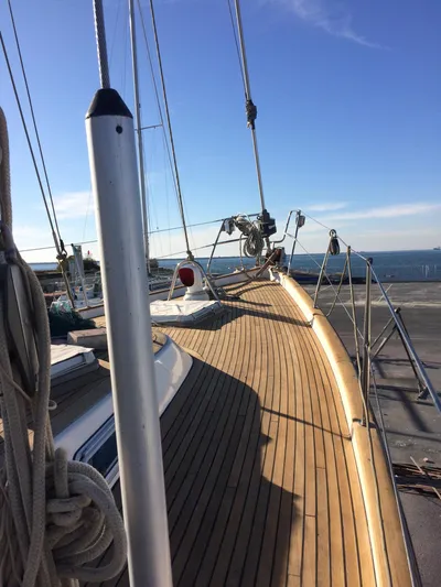 Challenger Yacht Photos Pics 