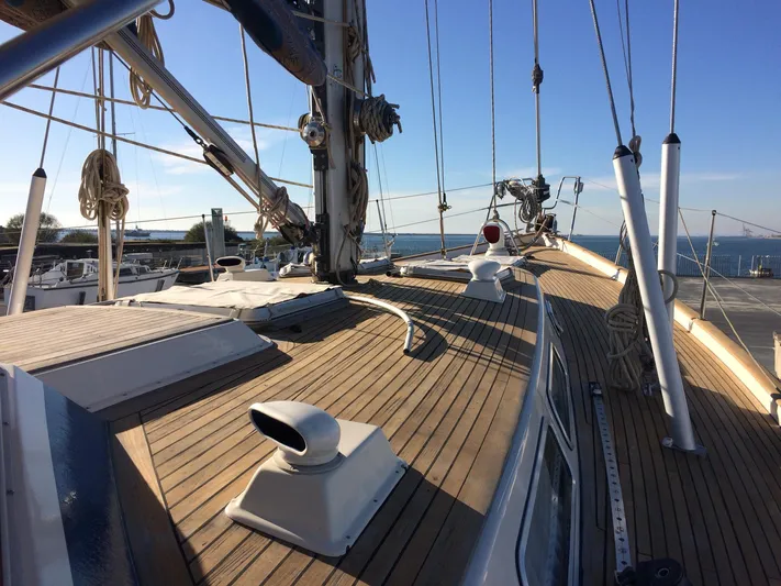 Challenger Yacht Photos Pics 