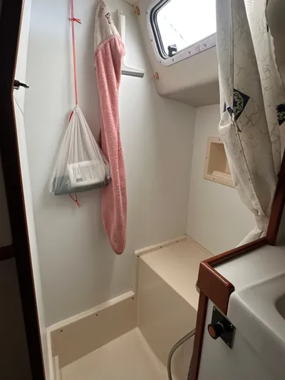 Challenger Yacht Photos Pics 