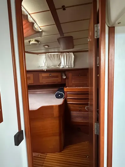 Challenger Yacht Photos Pics 