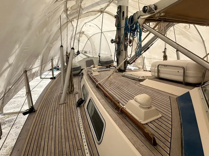 Challenger Yacht Photos Pics 