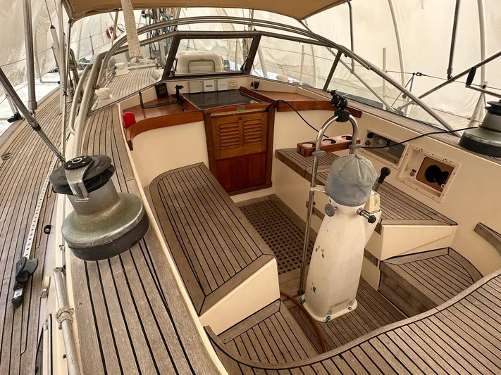 Challenger Yacht Photos Pics 