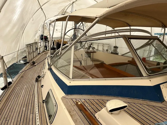 Challenger Yacht Photos Pics 