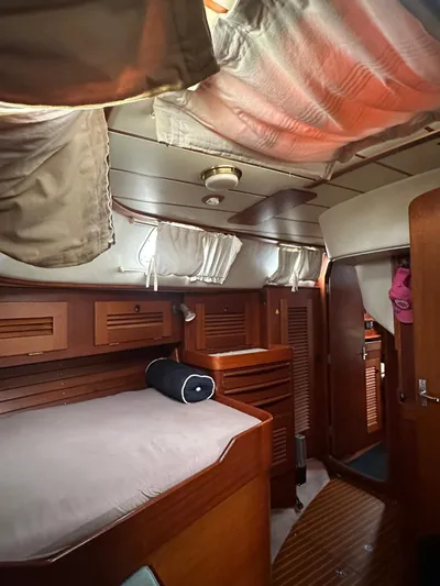 Challenger Yacht Photos Pics 