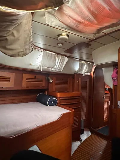 Challenger Yacht Photos Pics 