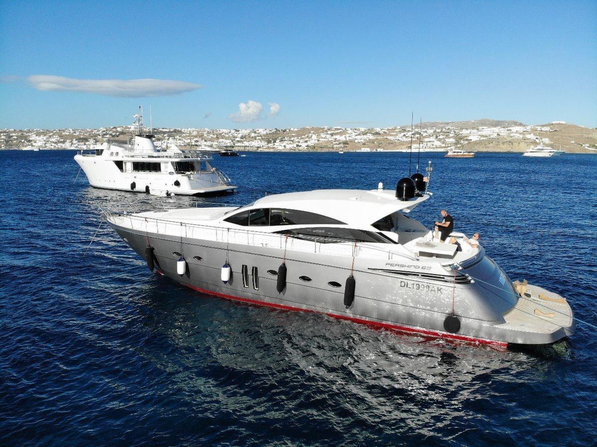 2007 Pershing 62 