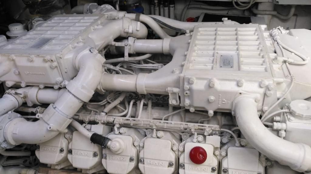 2007 Pershing 62 