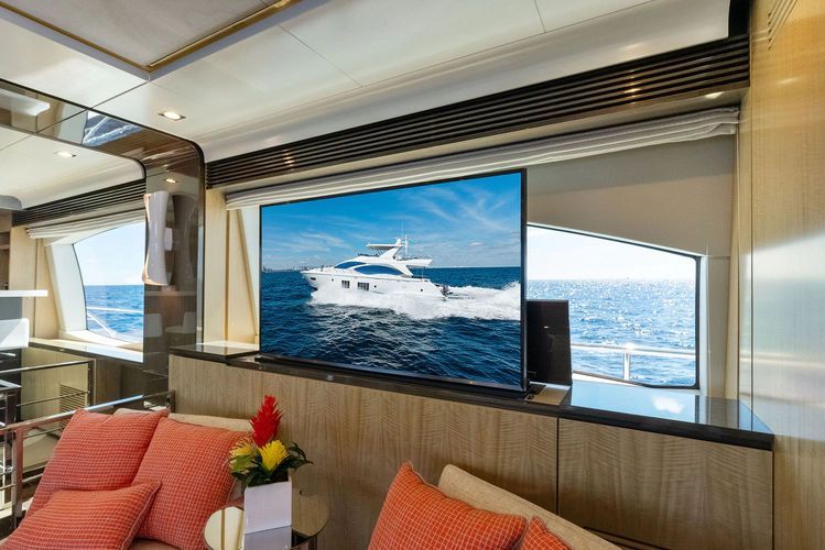 2017 Azimut 84 