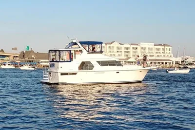 Carver 440 Aft Cabin Motor Yacht
