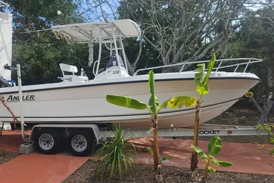 Angler 23 CENTER CONSOLE