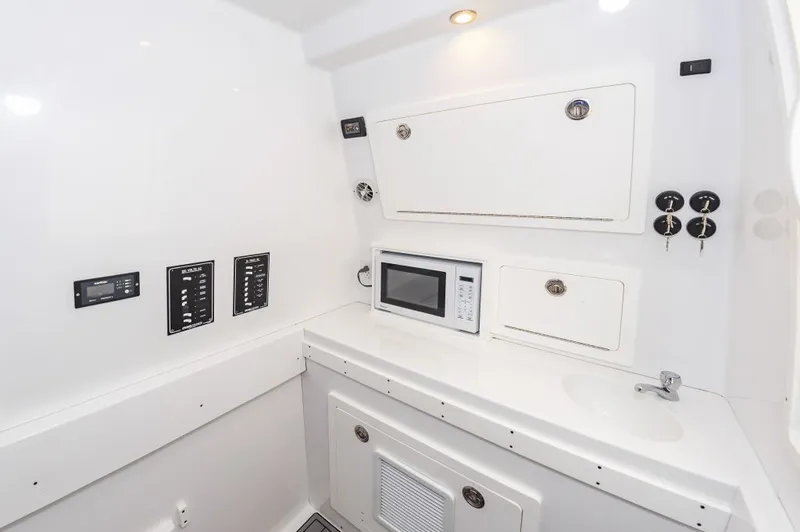 Xcessive Risk Yacht Photos Pics 