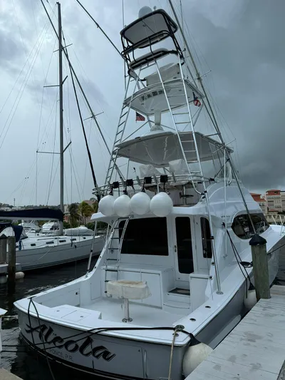 Aleola Yacht Photos Pics 
