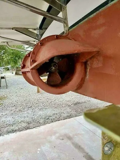 Linda Lou Yacht Photos Pics Close-up of a 2018 Legacy 36 boat propeller.