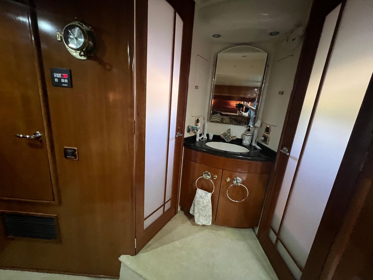 2001 Carver 53 