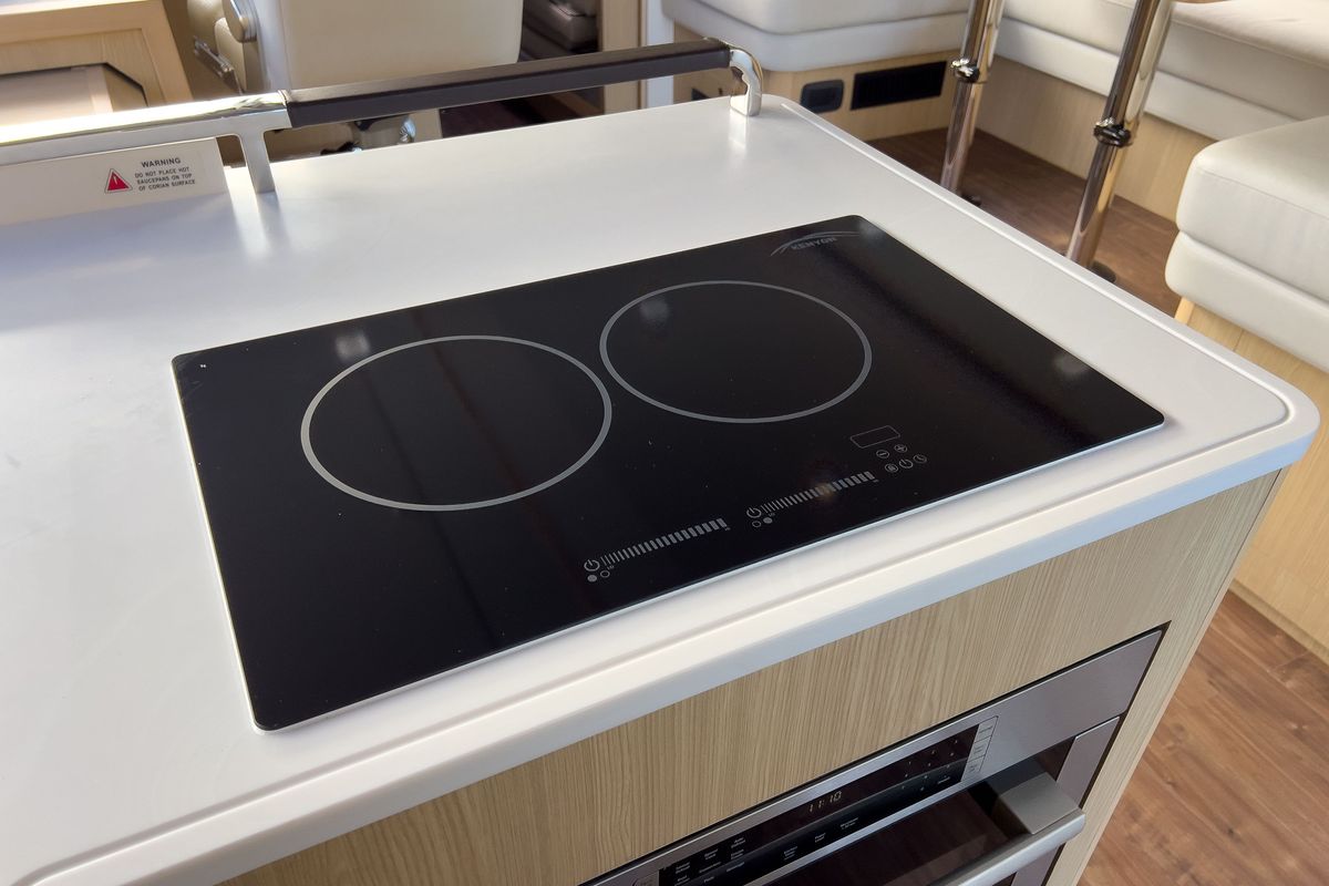 2024 Aquila 42 