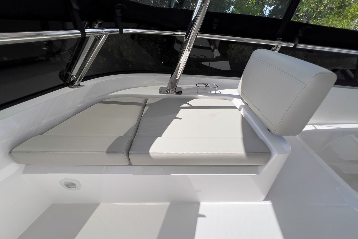 2024 Aquila 42 