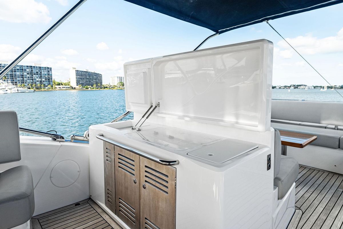 2021 Sunseeker 52 