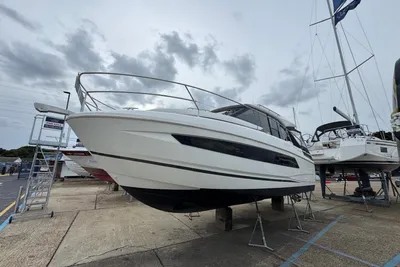 2022 Jeanneau NC 33
