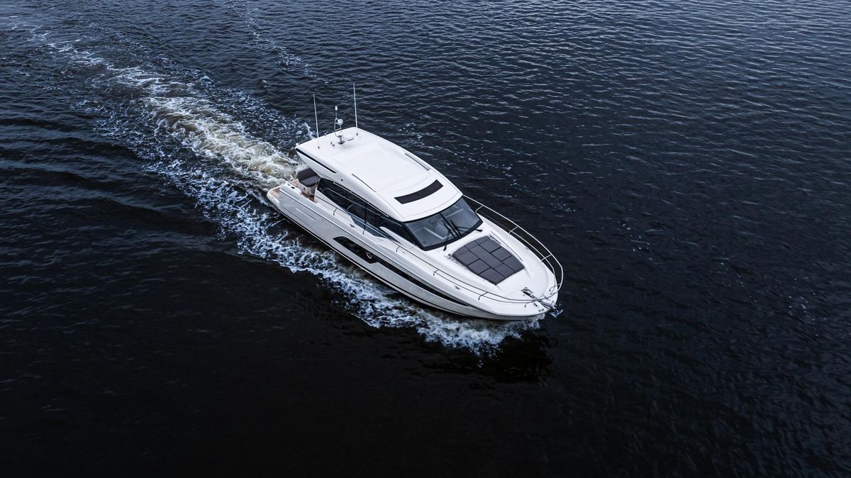 2023 Prestige 52 