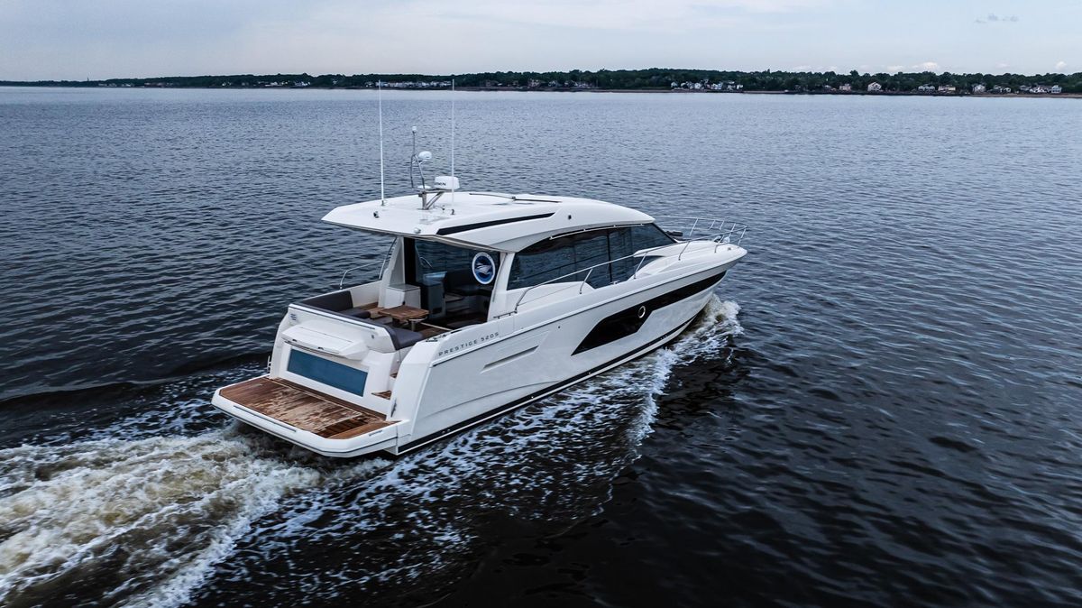 2023 Prestige 52 