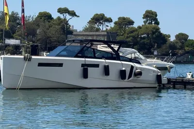 Evo Yachts 43