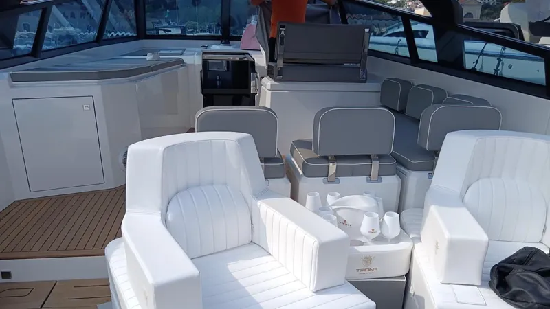  Yacht Photos Pics WhatsApp Image 2025-08-27 at 17.49.33 (8).jpeg